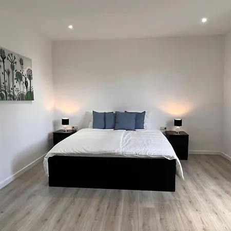 Apartment White Apartment, 2 Chambre-arrivee Autonome-wifi Rapide