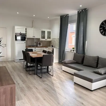 Apartment White Apartment, 2 Chambre-arrivee Autonome-wifi Rapide